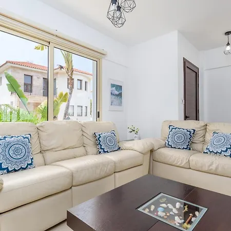 Palms 3-br In
